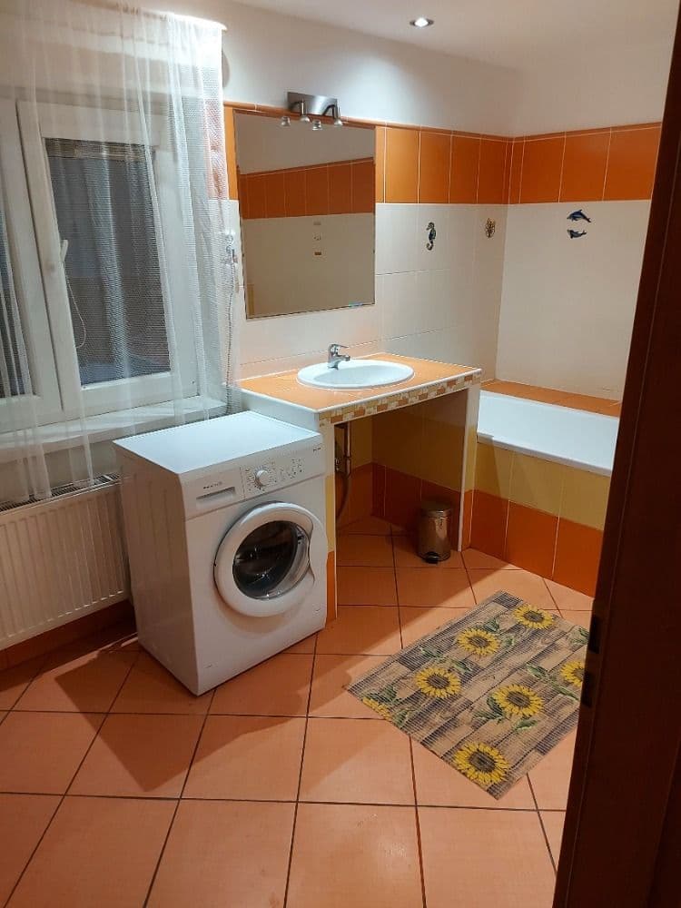 Prenájom bytu 3-izbový 65 m², Kostelec u Křížků, Středočeský kraj Prenájom bytu 3-izbový 65 m², Kostelec u Křížků, Středočeský kraj