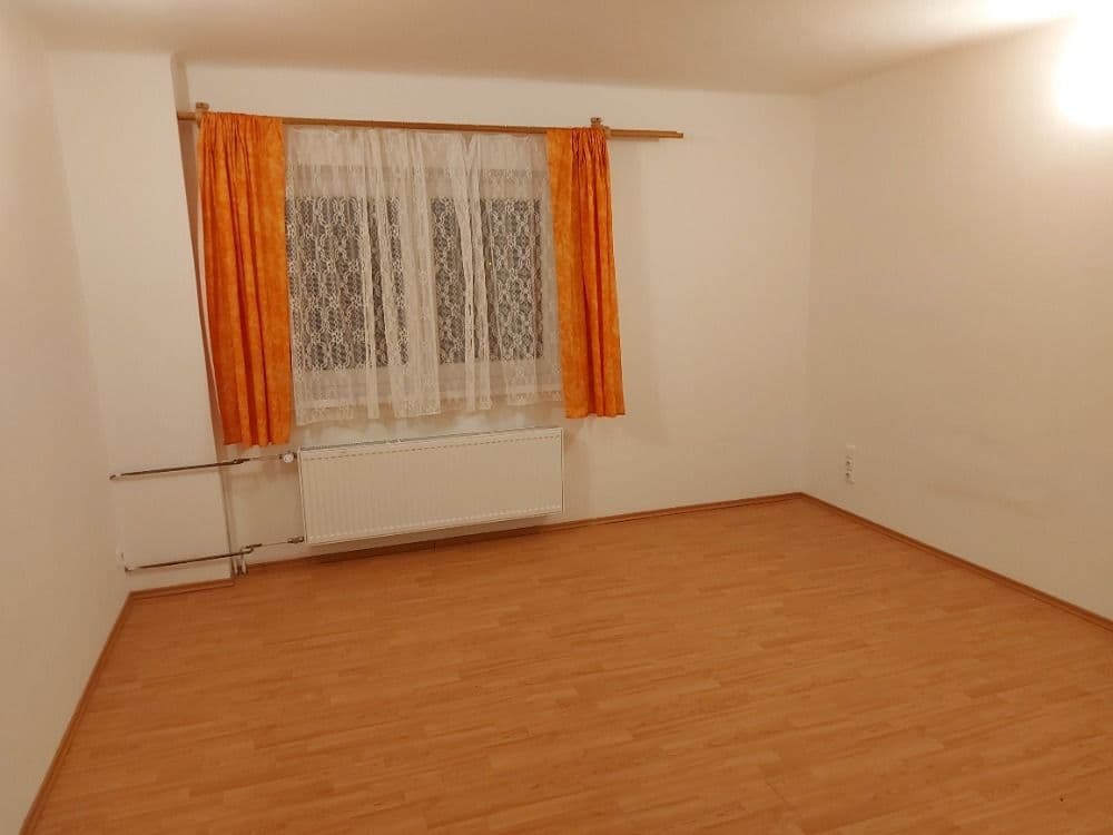 Prenájom bytu 3-izbový 65 m², Kostelec u Křížků, Středočeský kraj Prenájom bytu 3-izbový 65 m², Kostelec u Křížků, Středočeský kraj