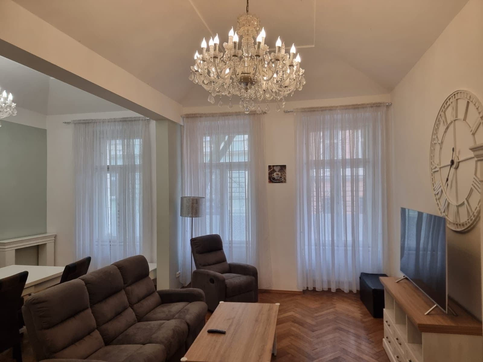 Prenájom bytu 3-izbový 75 m², Americká, Praha, Praha Prenájom bytu 3-izbový 75 m², Americká, Praha, Praha