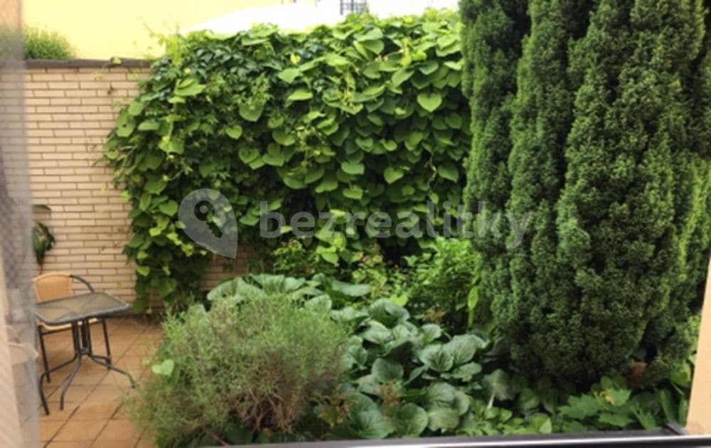 Prenájom bytu 1-izbový 46 m², Cetyňská, Praha, Praha Prenájom bytu 1-izbový 46 m², Cetyňská, Praha, Praha