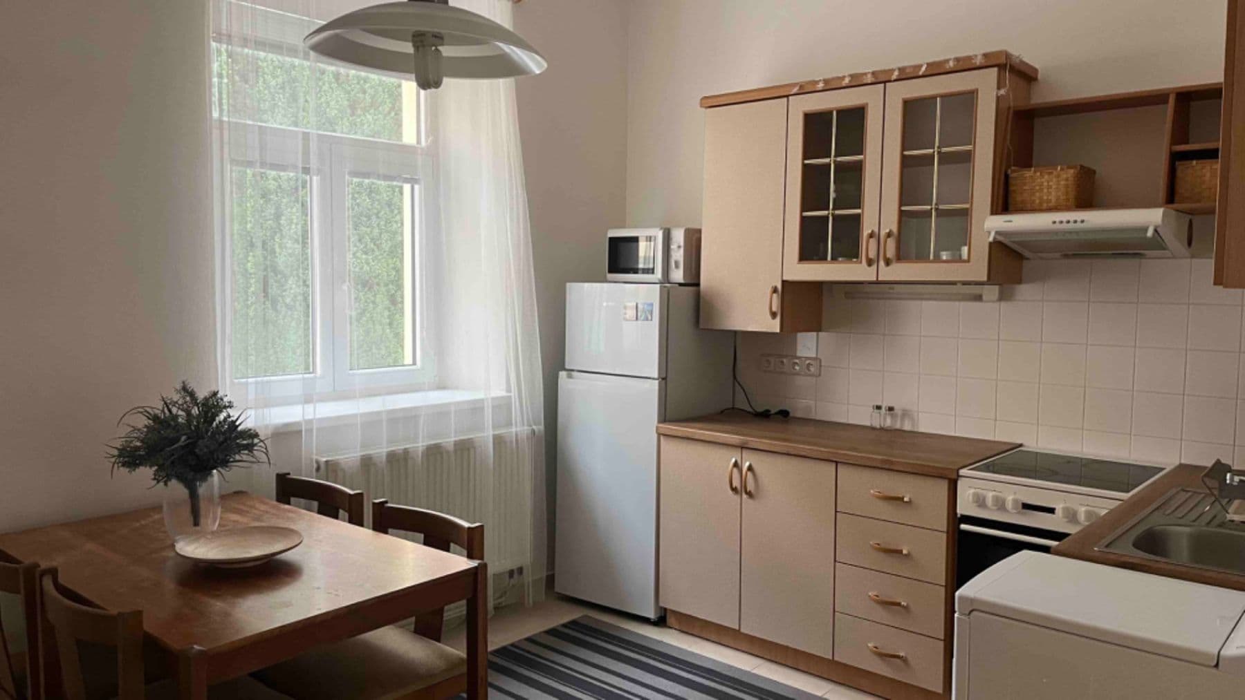 Prenájom bytu 1-izbový 46 m², Cetyňská, Praha, Praha Prenájom bytu 1-izbový 46 m², Cetyňská, Praha, Praha