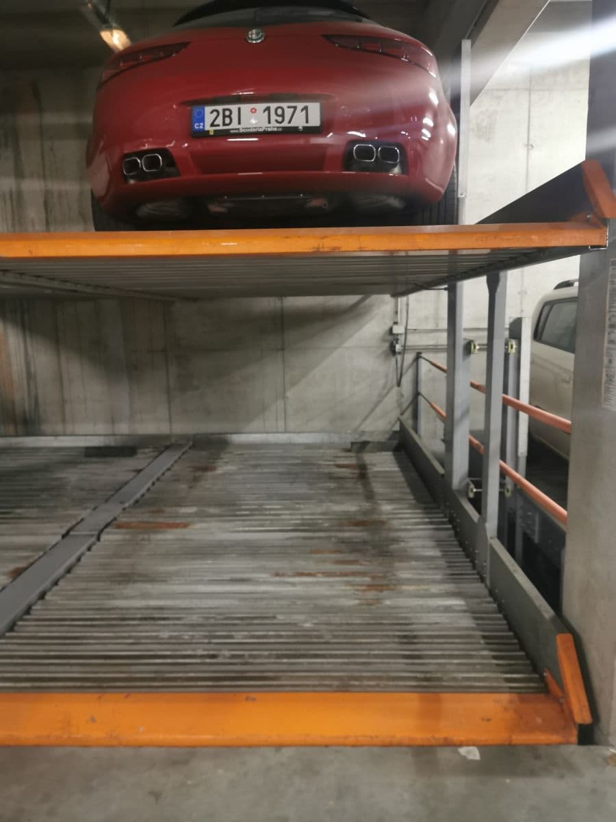 Prenájom garáže 14 m², Rostislavovo náměstí, Brno, Jihomoravský kraj Prenájom garáže 14 m², Rostislavovo náměstí, Brno, Jihomoravský kraj