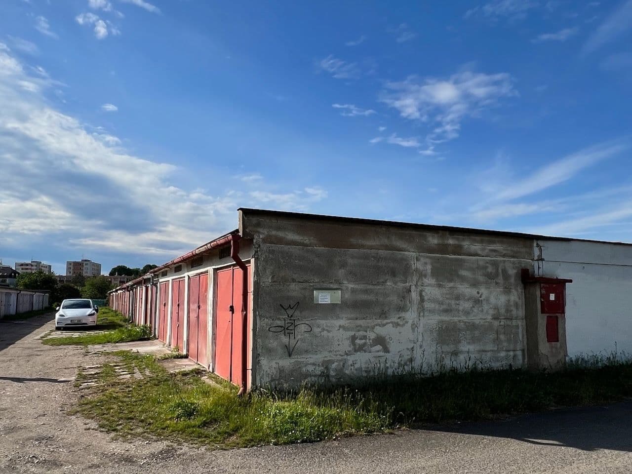 Prenájom garáže 19 m², U Mostku, Hradec Králové, Královéhradecký kraj Prenájom garáže 19 m², U Mostku, Hradec Králové, Královéhradecký kraj