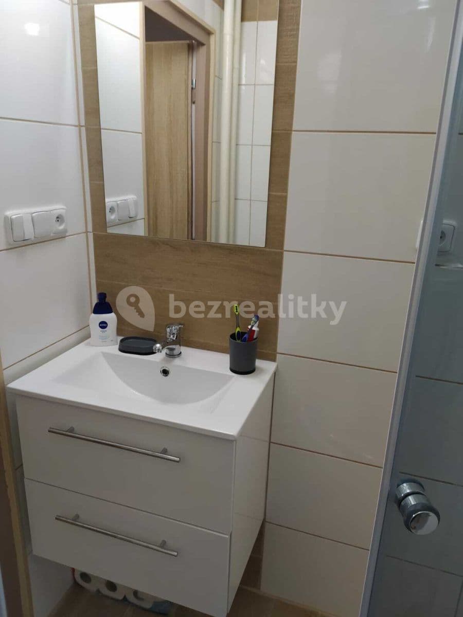 Prenájom bytu 2-izbový 38 m², Krombholcova, Mělník, Středočeský kraj Prenájom bytu 2-izbový 38 m², Krombholcova, Mělník, Středočeský kraj