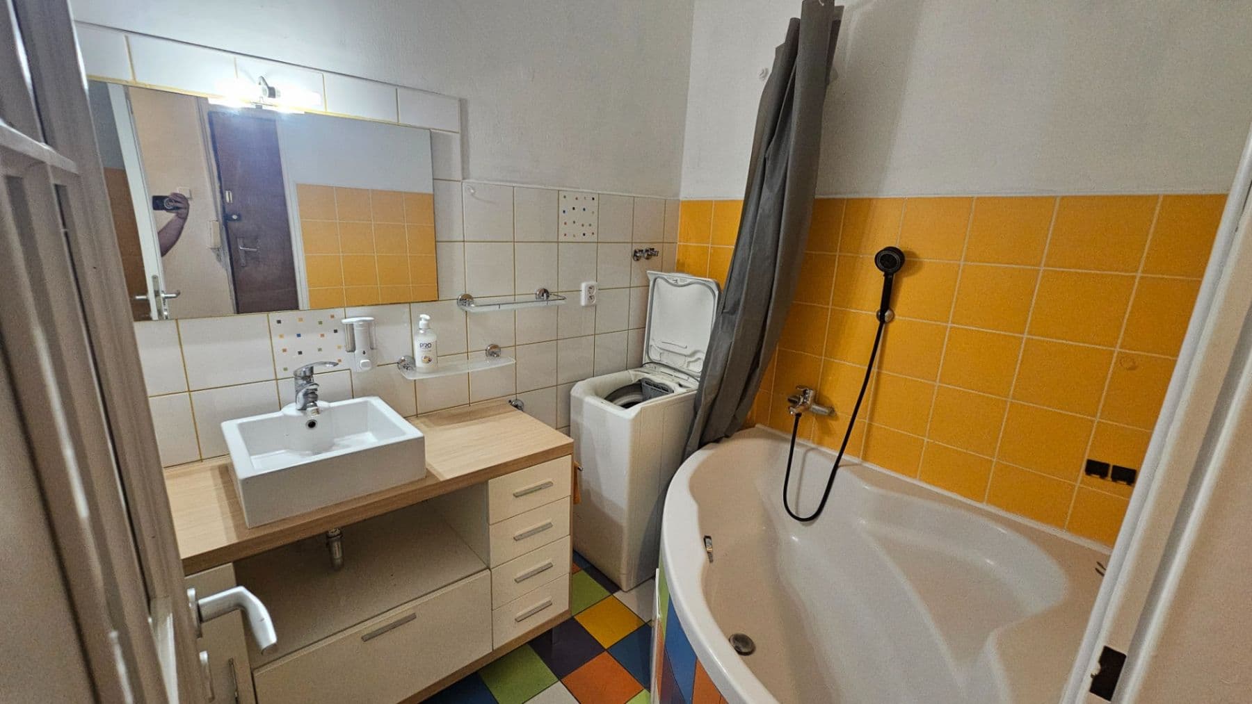 Prenájom bytu 2-izbový 53 m², Petrohradská, Praha, Praha Prenájom bytu 2-izbový 53 m², Petrohradská, Praha, Praha