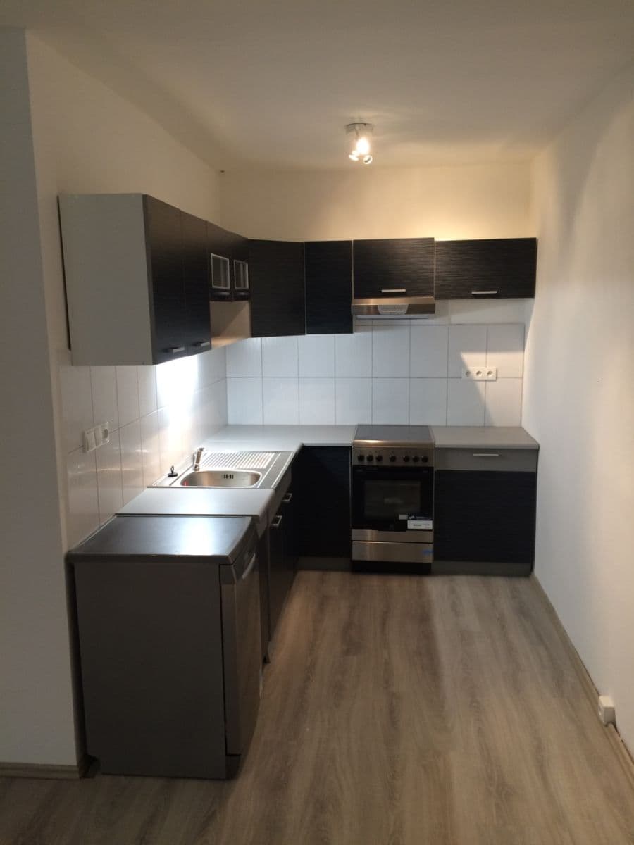 Predaj bytu 3-izbový 54 m², Svojšovická, Praha, Praha Predaj bytu 3-izbový 54 m², Svojšovická, Praha, Praha