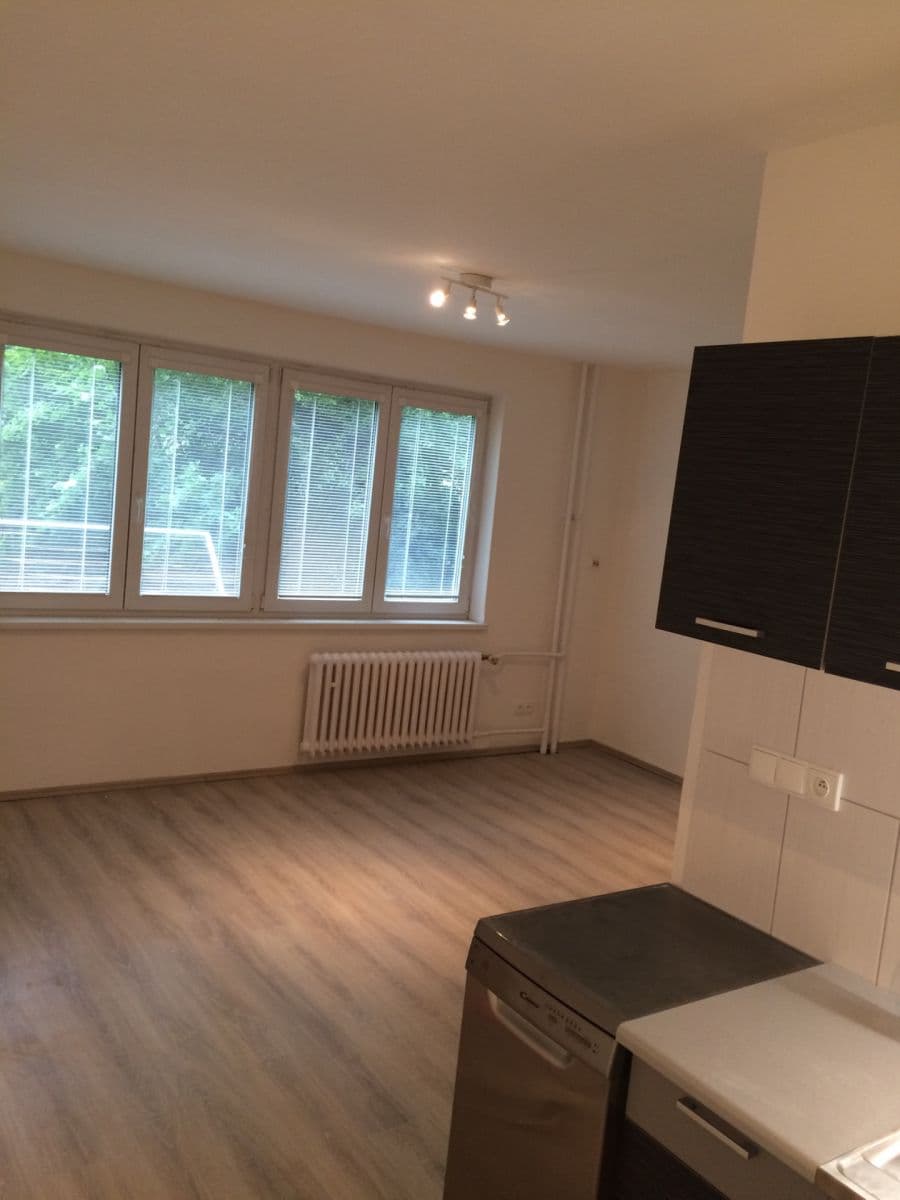 Predaj bytu 3-izbový 54 m², Svojšovická, Praha, Praha Predaj bytu 3-izbový 54 m², Svojšovická, Praha, Praha