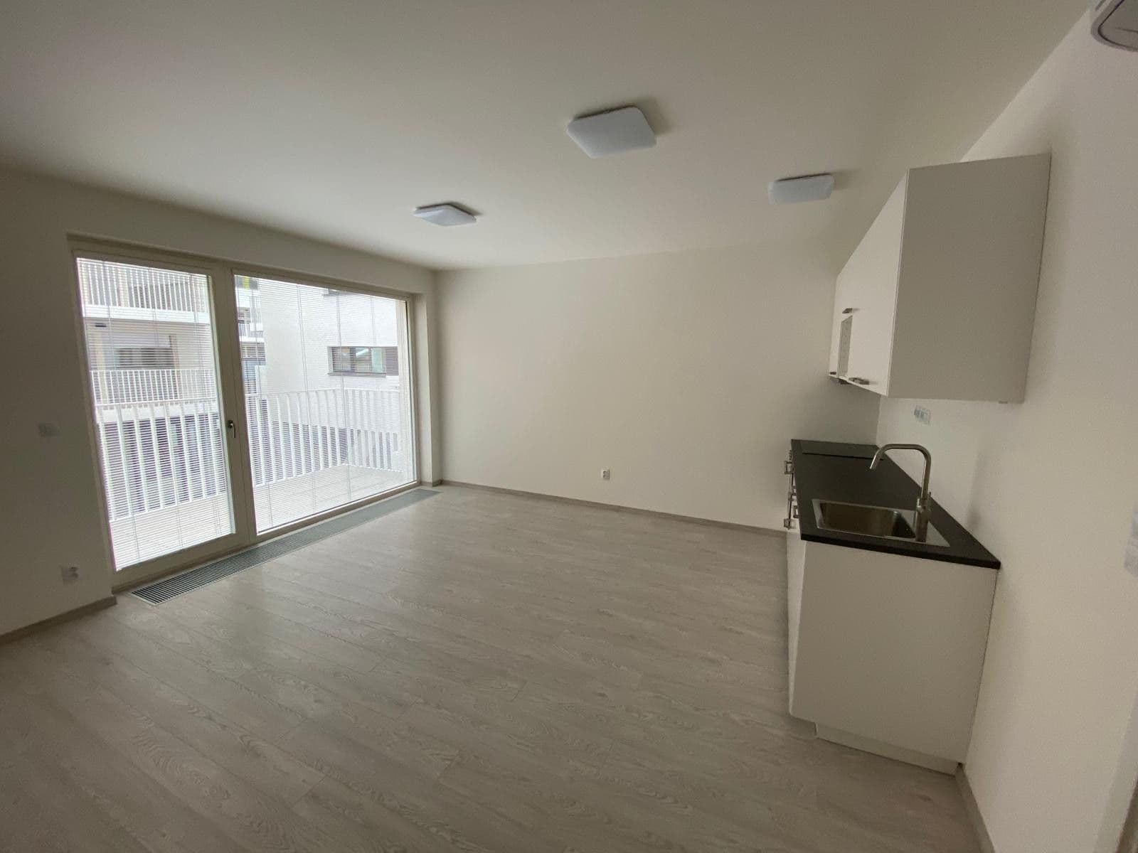 Prenájom bytu 1-izbový 35 m², Křižíkova, Praha, Praha Prenájom bytu 1-izbový 35 m², Křižíkova, Praha, Praha