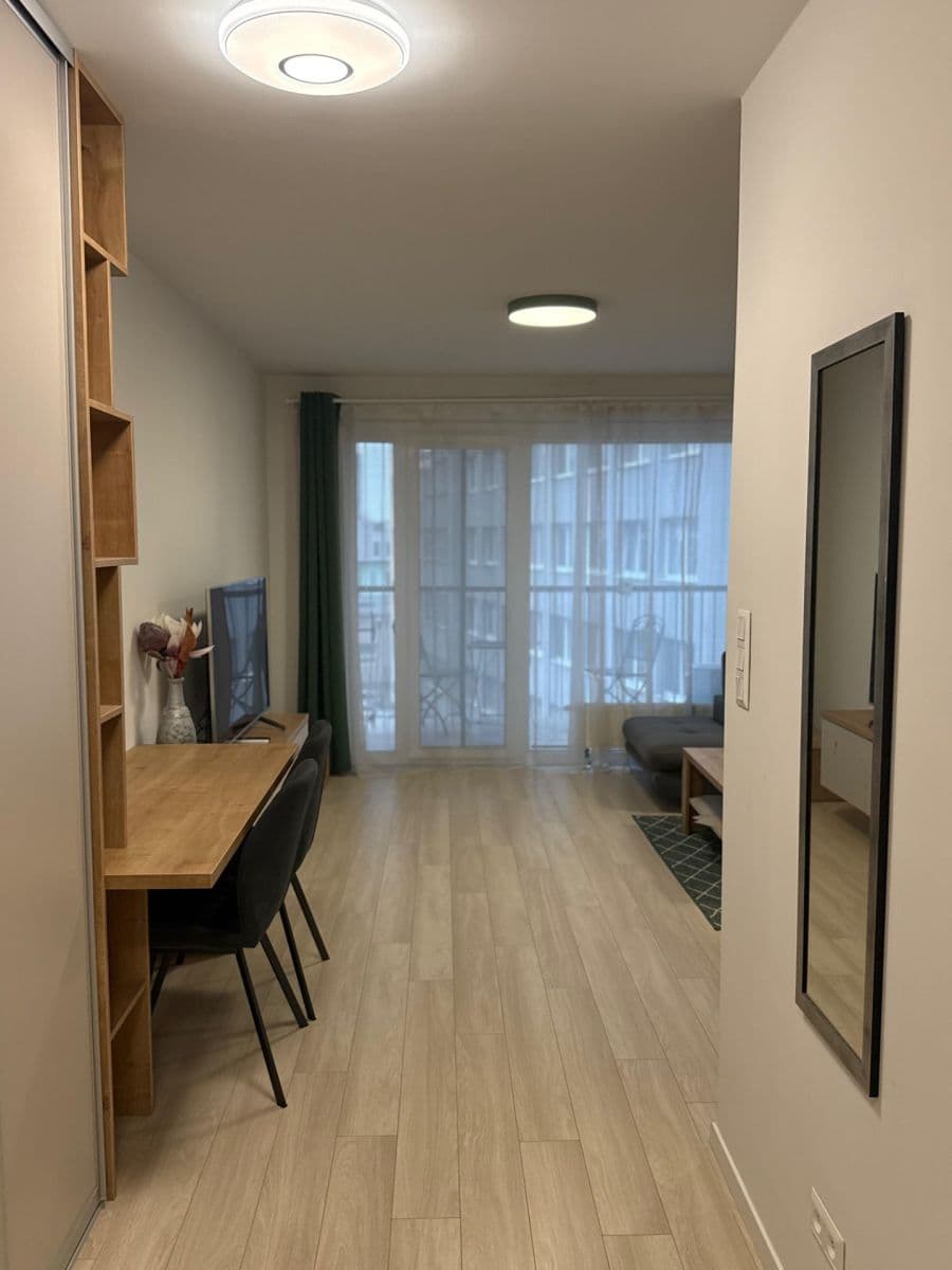 Prenájom bytu 1-izbový 36 m², Jarabinková, Ružinov, Bratislavský kraj Prenájom bytu 1-izbový 36 m², Jarabinková, Ružinov, Bratislavský kraj