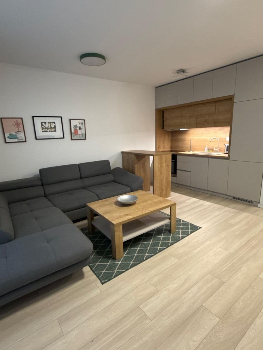 Prenájom bytu 1-izbový 36 m², Jarabinková, Ružinov, Bratislavský kraj Prenájom bytu 1-izbový 36 m², Jarabinková, Ružinov, Bratislavský kraj