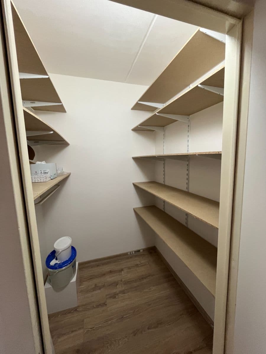 Prenájom bytu 2-izbový 60 m², Nešporova, Olomouc, Olomoucký kraj Prenájom bytu 2-izbový 60 m², Nešporova, Olomouc, Olomoucký kraj