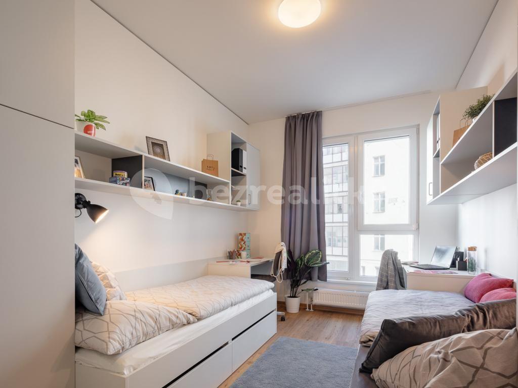 Prenájom bytu 1-izbový 17 m², Na Zátorách, Praha, Praha