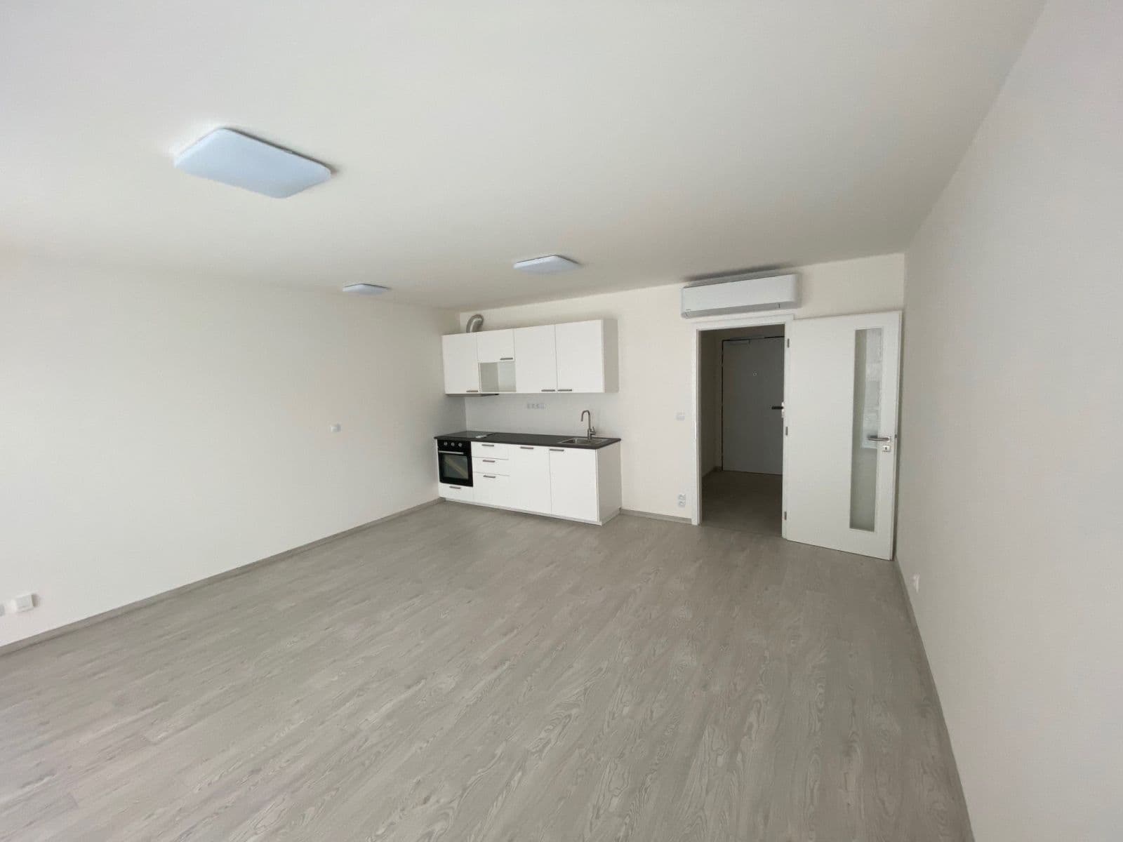 Prenájom bytu 1-izbový 41 m², Křižíkova, Praha, Praha Prenájom bytu 1-izbový 41 m², Křižíkova, Praha, Praha
