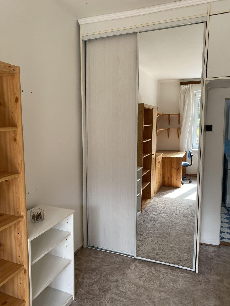 Prenájom bytu 1-izbový 40 m², Buštěhradská, Praha, Praha Prenájom bytu 1-izbový 40 m², Buštěhradská, Praha, Praha