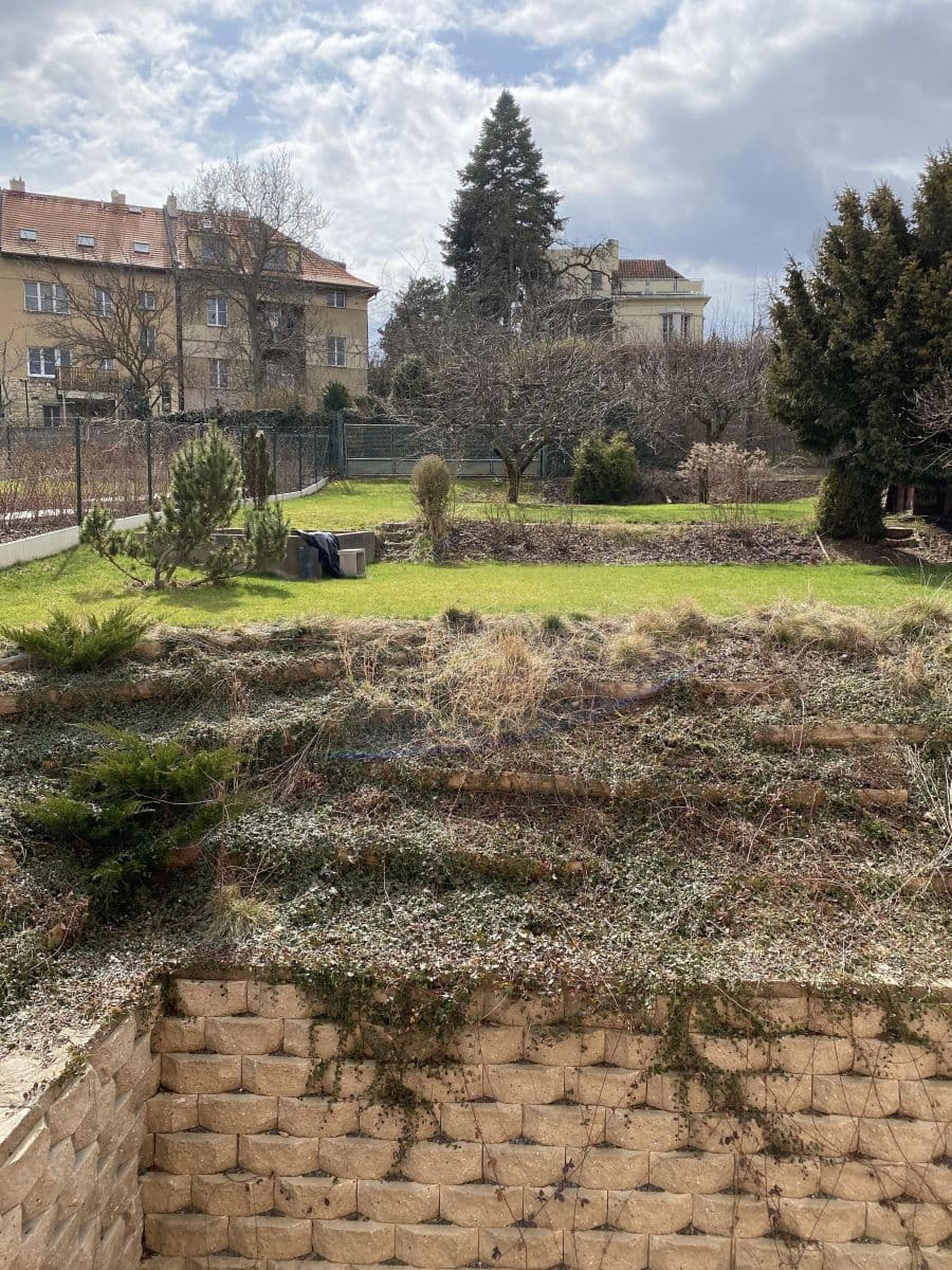Prenájom bytu 1-izbový 40 m², Buštěhradská, Praha, Praha Prenájom bytu 1-izbový 40 m², Buštěhradská, Praha, Praha