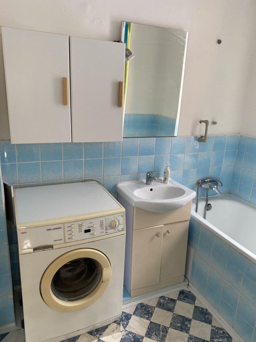 Prenájom bytu 1-izbový 40 m², Buštěhradská, Praha, Praha Prenájom bytu 1-izbový 40 m², Buštěhradská, Praha, Praha
