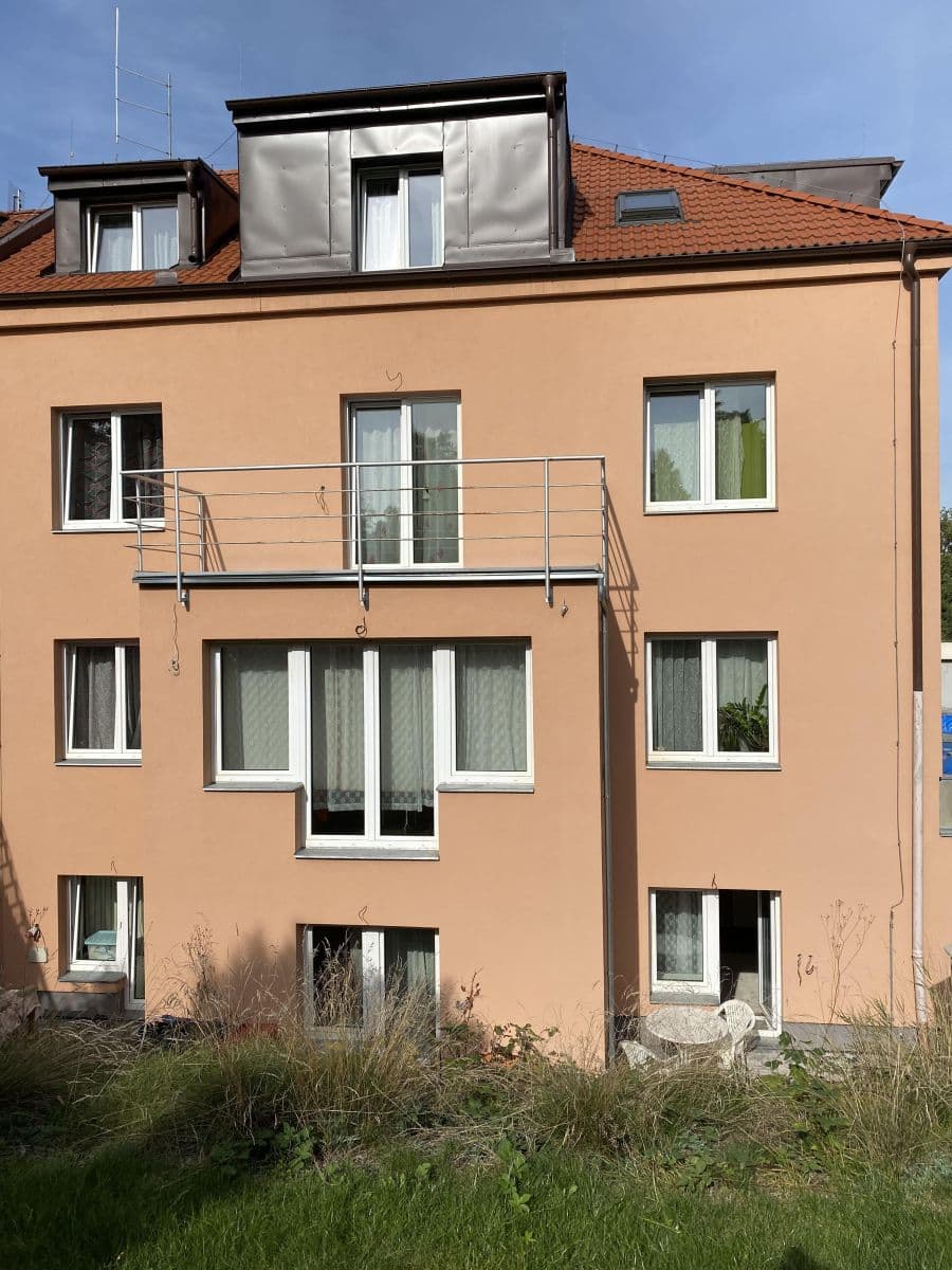 Prenájom bytu 1-izbový 40 m², Buštěhradská, Praha, Praha Prenájom bytu 1-izbový 40 m², Buštěhradská, Praha, Praha