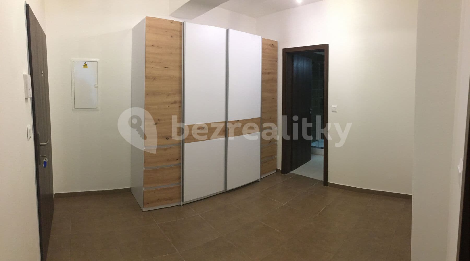 Prenájom bytu 1-izbový 47 m², Jankovcova, Praha, Praha Prenájom bytu 1-izbový 47 m², Jankovcova, Praha, Praha