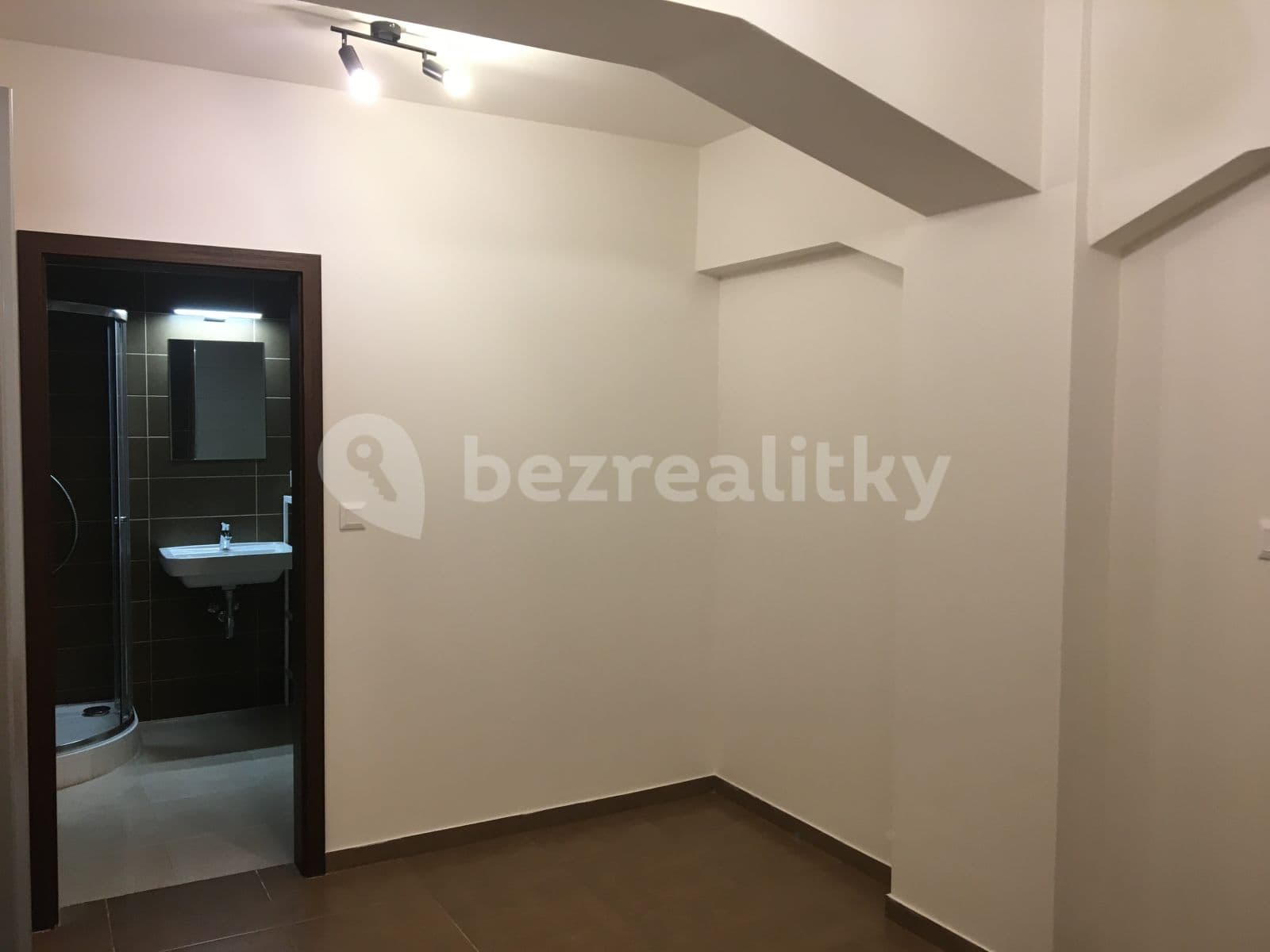 Prenájom bytu 1-izbový 47 m², Jankovcova, Praha, Praha Prenájom bytu 1-izbový 47 m², Jankovcova, Praha, Praha