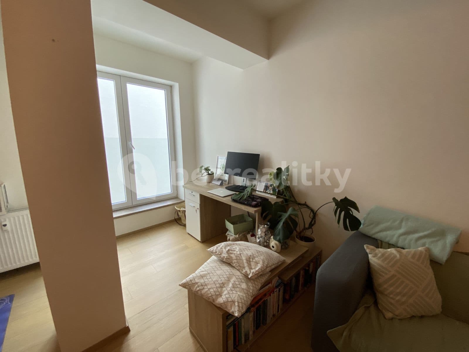 Prenájom bytu 1-izbový 47 m², Jankovcova, Praha, Praha Prenájom bytu 1-izbový 47 m², Jankovcova, Praha, Praha