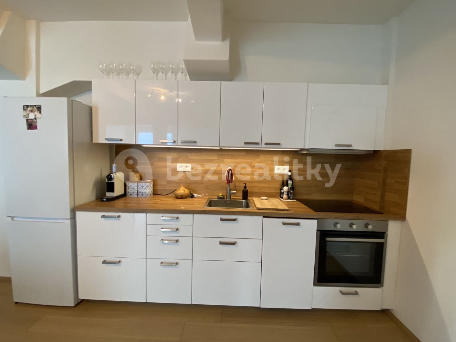 Prenájom bytu 1-izbový 47 m², Jankovcova, Praha, Praha Prenájom bytu 1-izbový 47 m², Jankovcova, Praha, Praha