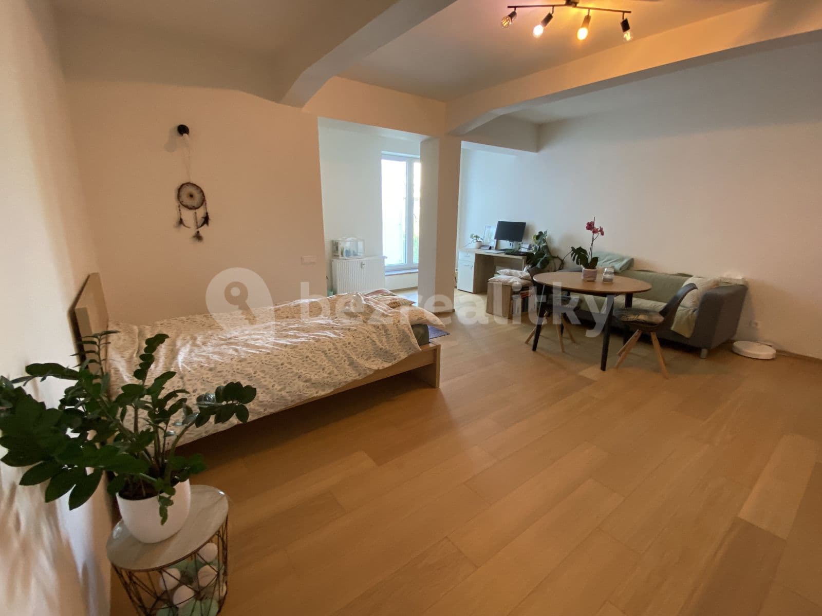 Prenájom bytu 1-izbový 47 m², Jankovcova, Praha, Praha Prenájom bytu 1-izbový 47 m², Jankovcova, Praha, Praha