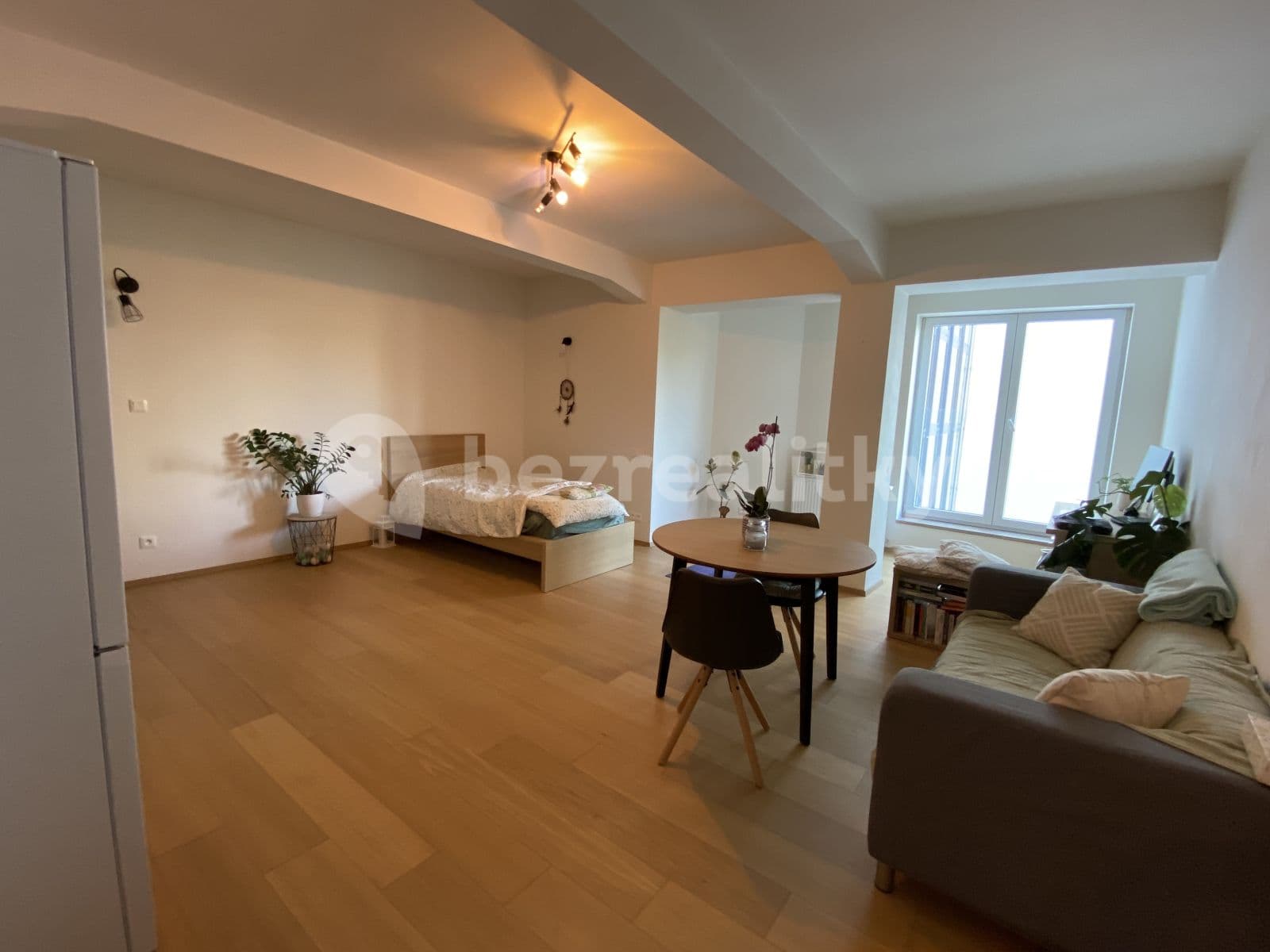 Prenájom bytu 1-izbový 47 m², Jankovcova, Praha, Praha Prenájom bytu 1-izbový 47 m², Jankovcova, Praha, Praha