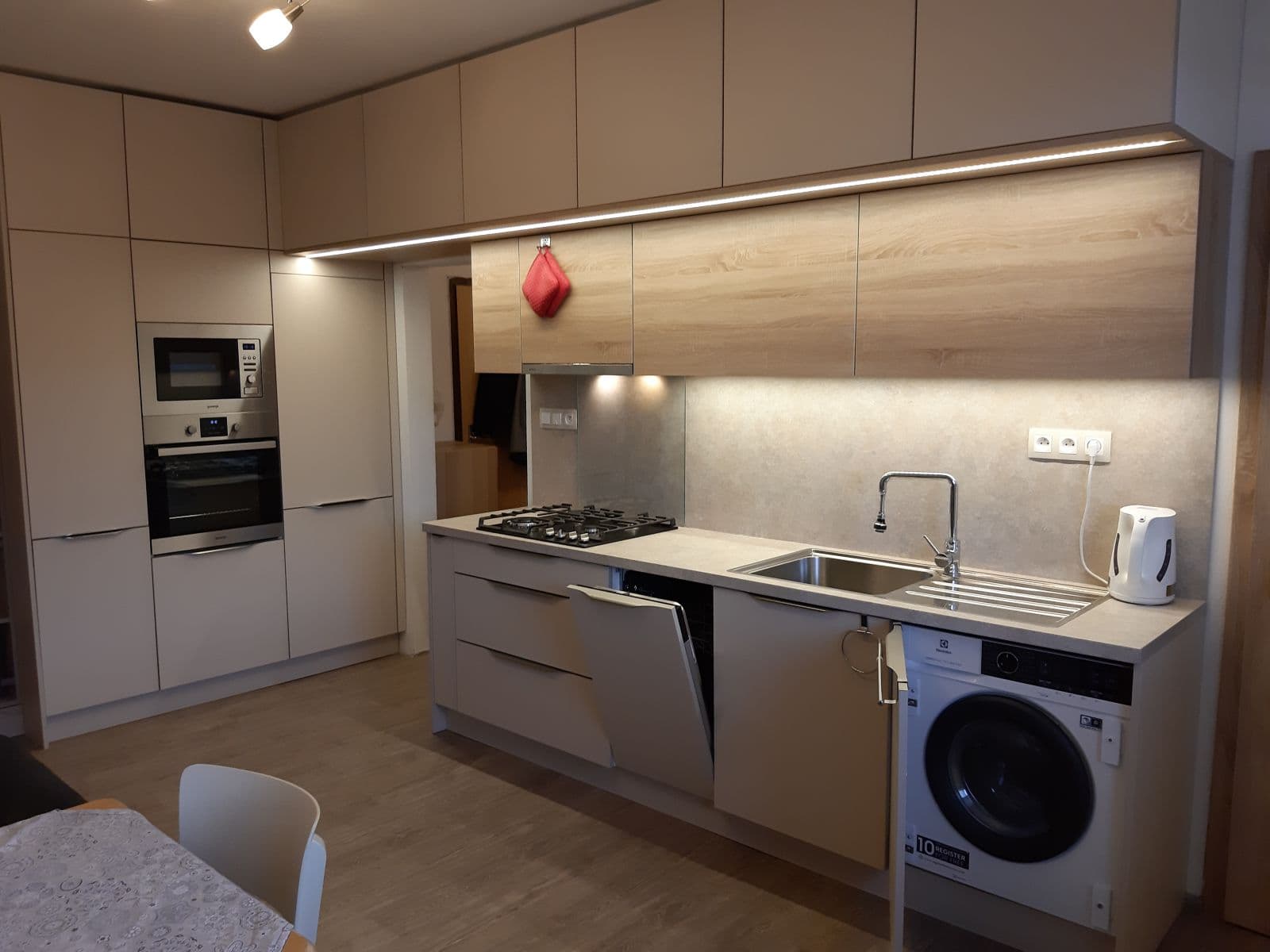 Prenájom bytu 2-izbový 43 m², Devínska Nová Ves, Bratislavský kraj Prenájom bytu 2-izbový 43 m², Devínska Nová Ves, Bratislavský kraj