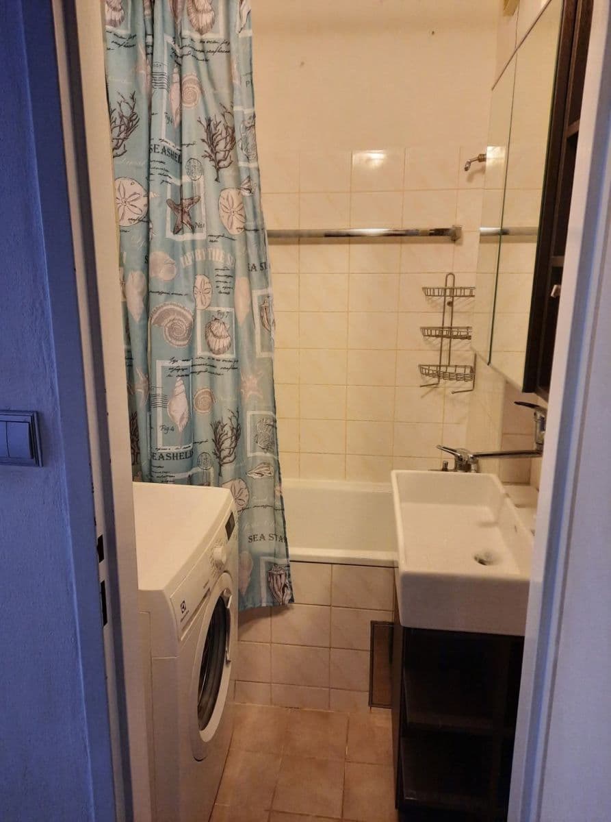Prenájom bytu 2-izbový 41 m², Přímětická, Praha, Praha Prenájom bytu 2-izbový 41 m², Přímětická, Praha, Praha