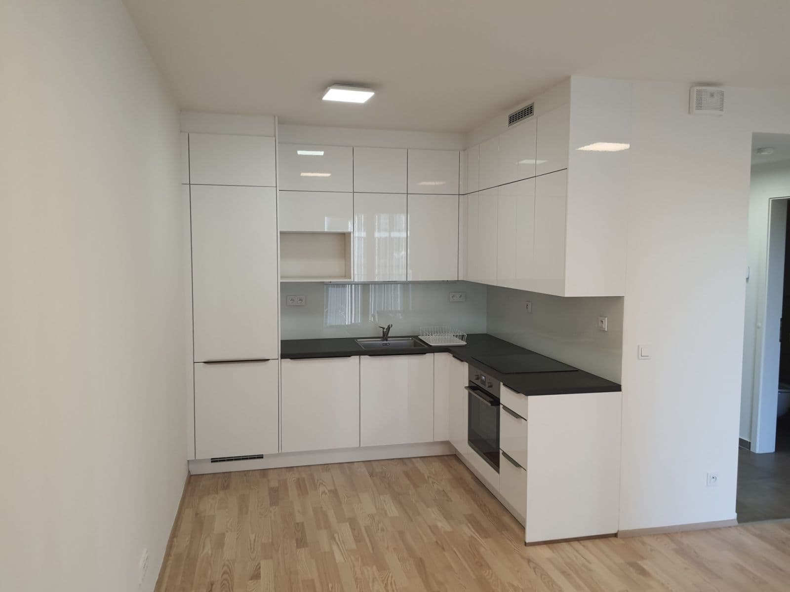 Prenájom bytu 2-izbový 62 m², Mezi Vodami, Praha, Praha Prenájom bytu 2-izbový 62 m², Mezi Vodami, Praha, Praha