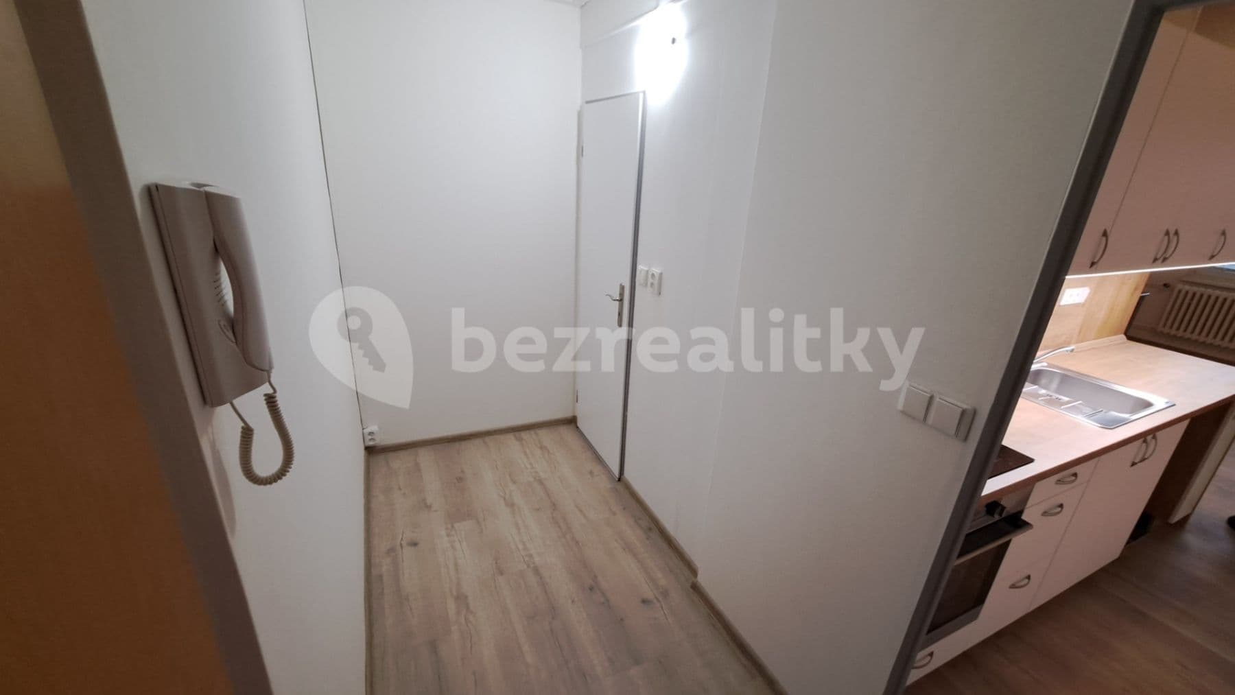 Prenájom bytu 1-izbový 28 m², Aninská, Znojmo, Jihomoravský kraj Prenájom bytu 1-izbový 28 m², Aninská, Znojmo, Jihomoravský kraj