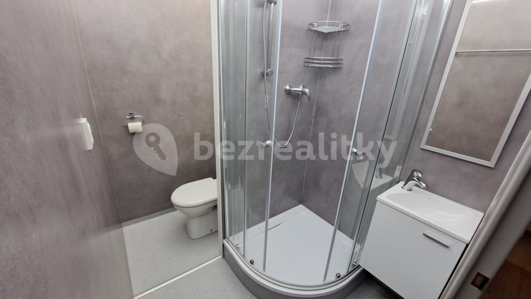 Prenájom bytu 1-izbový 28 m², Aninská, Znojmo, Jihomoravský kraj Prenájom bytu 1-izbový 28 m², Aninská, Znojmo, Jihomoravský kraj