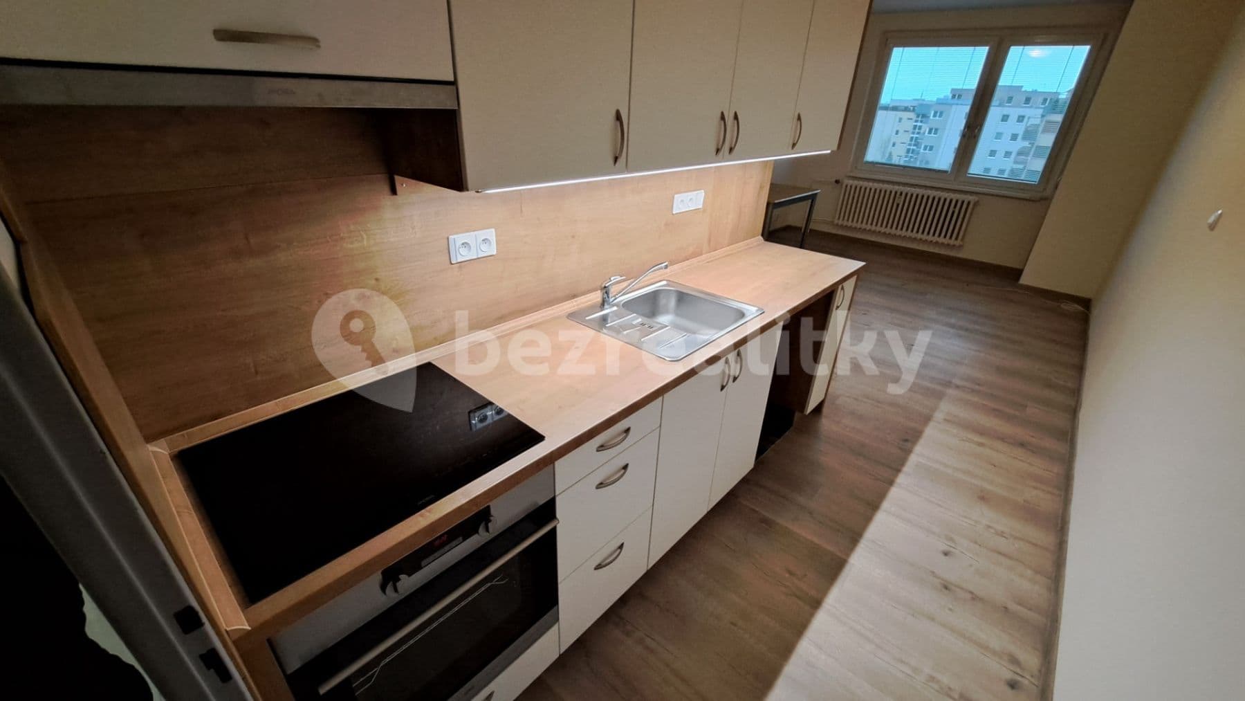 Prenájom bytu 1-izbový 28 m², Aninská, Znojmo, Jihomoravský kraj Prenájom bytu 1-izbový 28 m², Aninská, Znojmo, Jihomoravský kraj