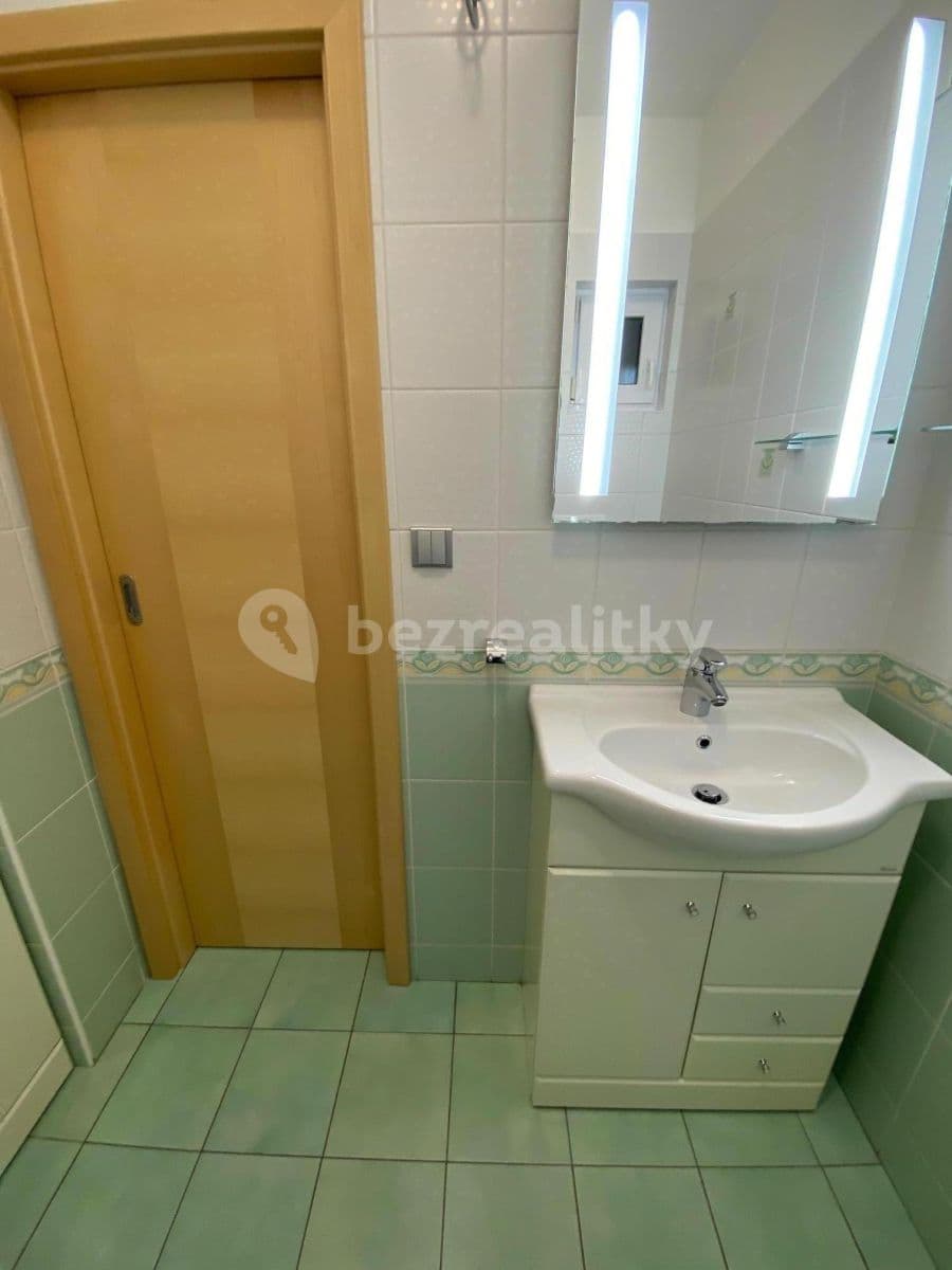 Prenájom bytu 3-izbový 64 m², Rašínova, Soběslav, Jihočeský kraj Prenájom bytu 3-izbový 64 m², Rašínova, Soběslav, Jihočeský kraj