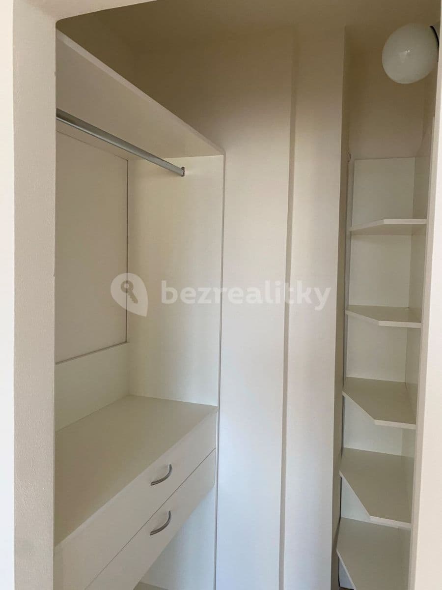 Prenájom bytu 3-izbový 75 m², V Olšinách, Praha, Praha Prenájom bytu 3-izbový 75 m², V Olšinách, Praha, Praha
