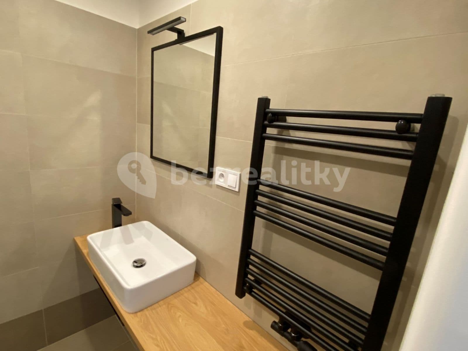 Prenájom bytu 3-izbový 75 m², V Olšinách, Praha, Praha Prenájom bytu 3-izbový 75 m², V Olšinách, Praha, Praha