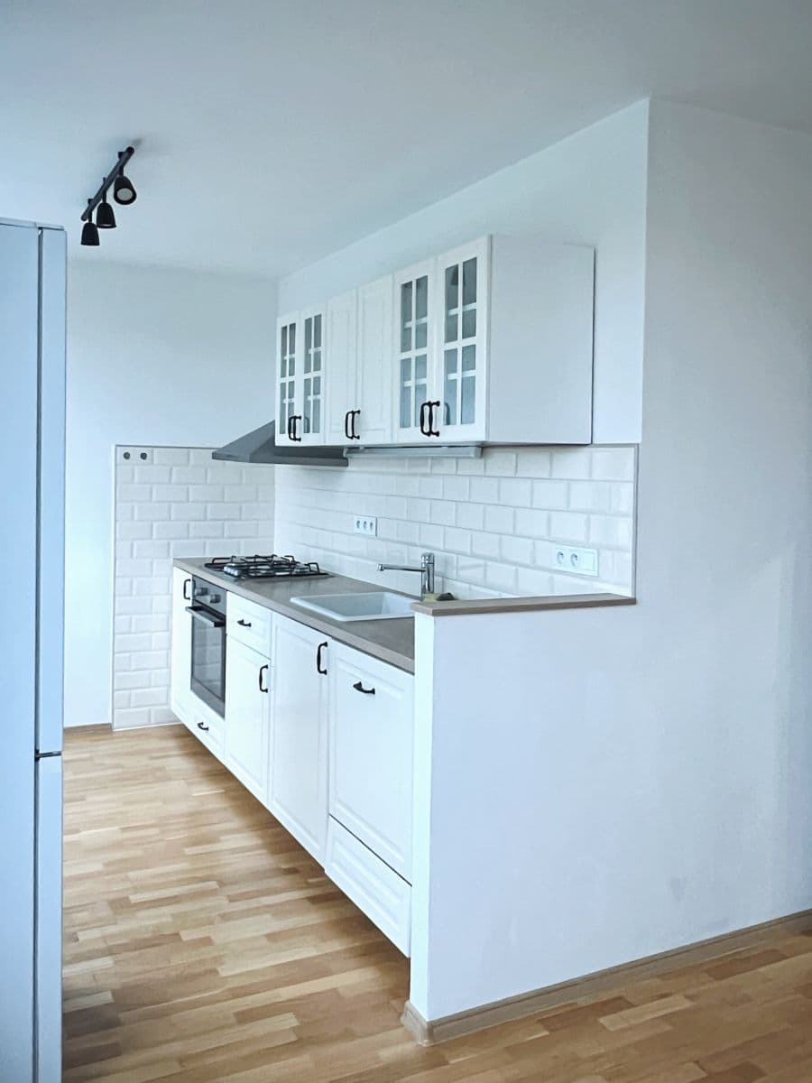 Prenájom bytu 3-izbový 75 m², V Olšinách, Praha, Praha Prenájom bytu 3-izbový 75 m², V Olšinách, Praha, Praha