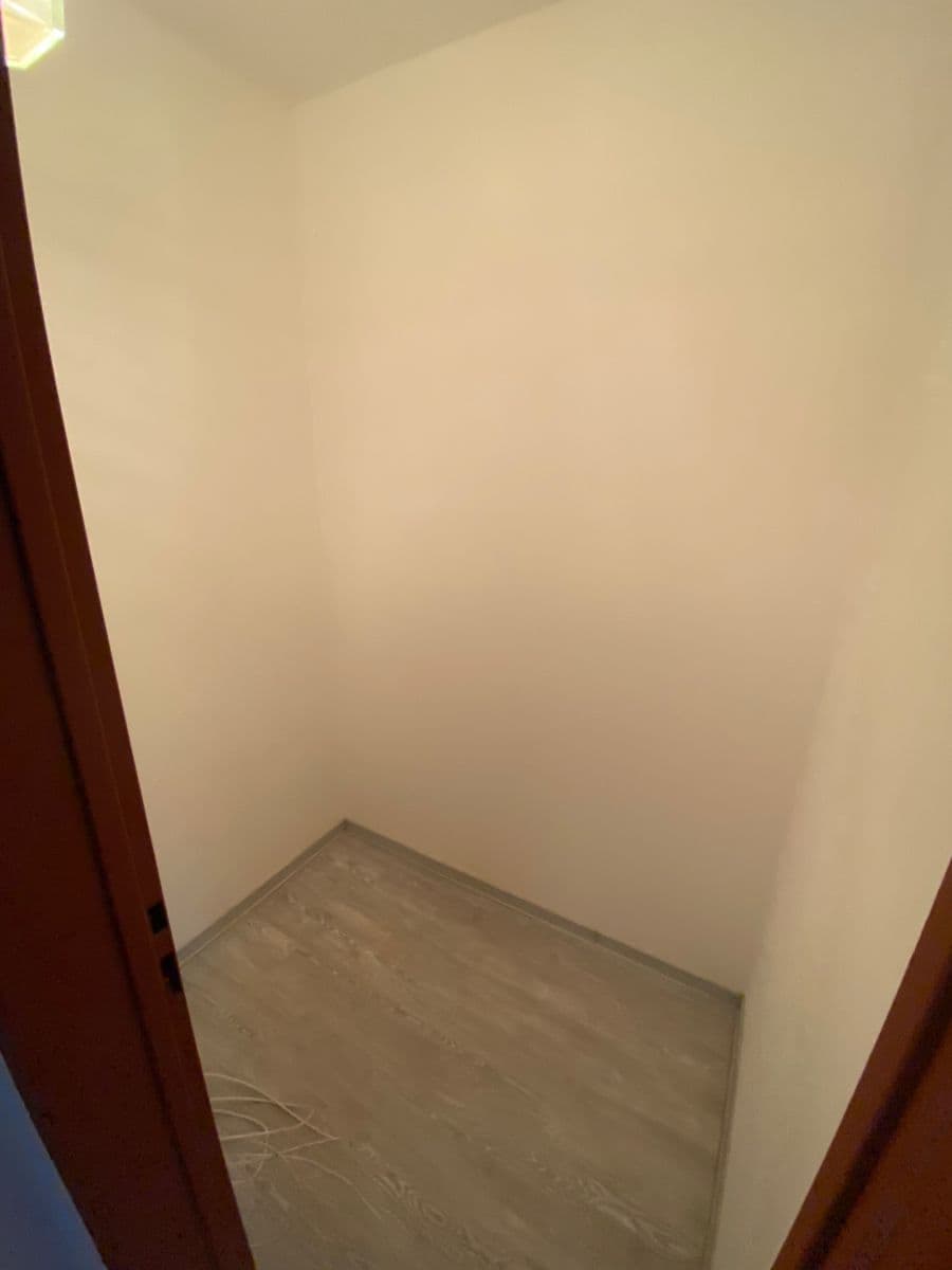 Prenájom bytu 1-izbový 29 m², Pod Lysinami, Praha, Praha Prenájom bytu 1-izbový 29 m², Pod Lysinami, Praha, Praha