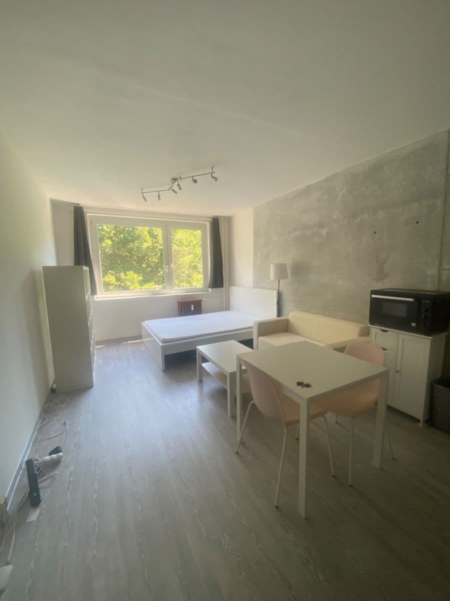 Prenájom bytu 1-izbový 29 m², Pod Lysinami, Praha, Praha Prenájom bytu 1-izbový 29 m², Pod Lysinami, Praha, Praha