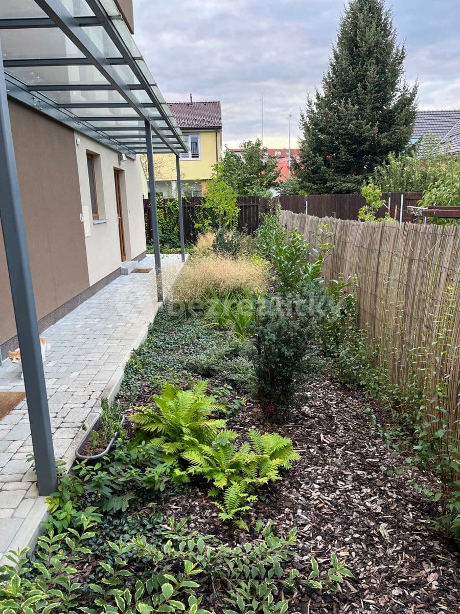 Prenájom bytu 2-izbový 55 m², Brandýská, Praha, Praha Prenájom bytu 2-izbový 55 m², Brandýská, Praha, Praha