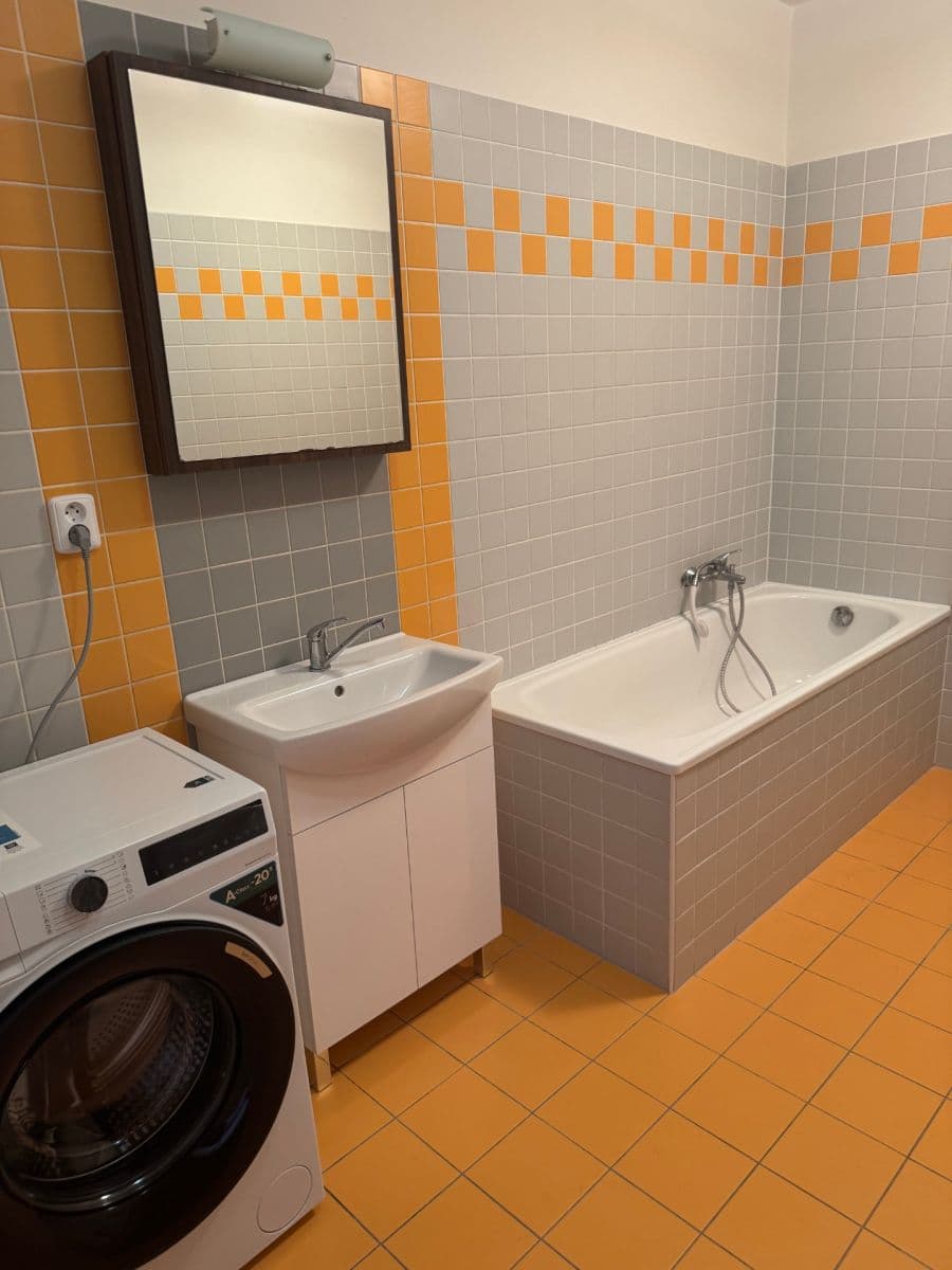 Prenájom bytu 2-izbový 63 m², Purkyňova, Brno, Jihomoravský kraj Prenájom bytu 2-izbový 63 m², Purkyňova, Brno, Jihomoravský kraj