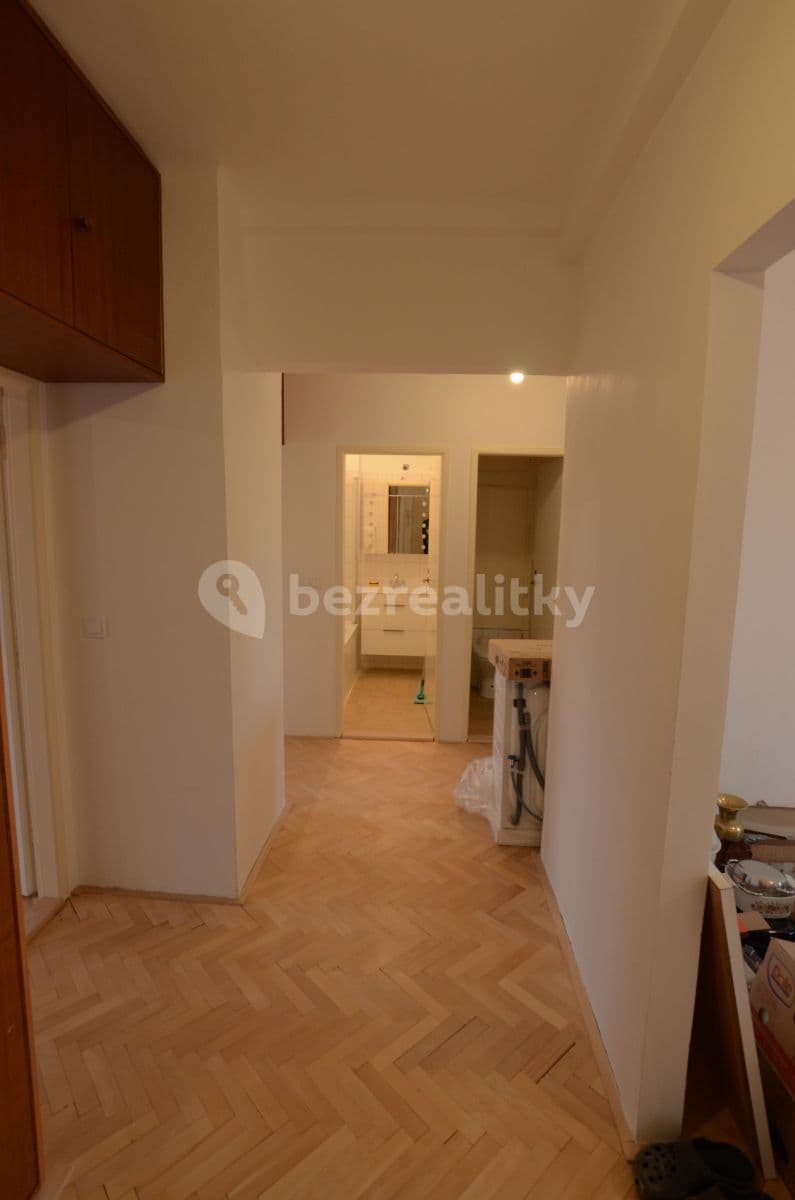 Prenájom bytu 3-izbový 77 m², Nedvězská, Praha, Praha Prenájom bytu 3-izbový 77 m², Nedvězská, Praha, Praha