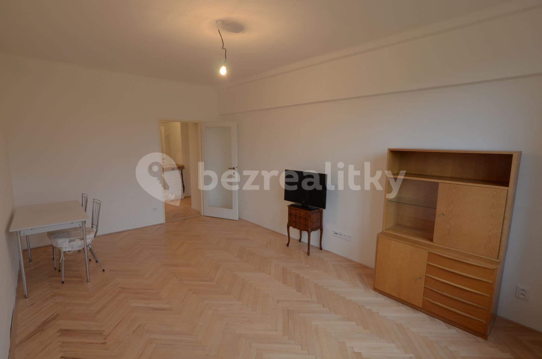 Prenájom bytu 3-izbový 77 m², Nedvězská, Praha, Praha Prenájom bytu 3-izbový 77 m², Nedvězská, Praha, Praha