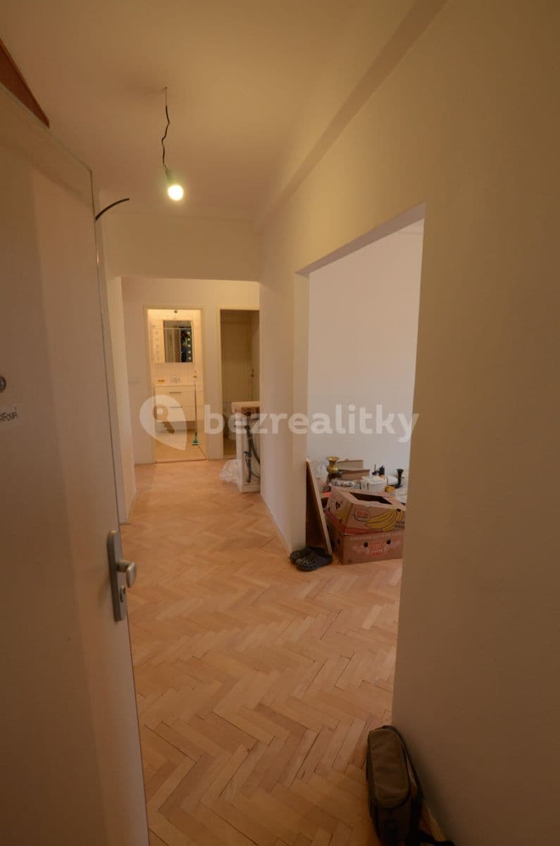 Prenájom bytu 3-izbový 77 m², Nedvězská, Praha, Praha Prenájom bytu 3-izbový 77 m², Nedvězská, Praha, Praha