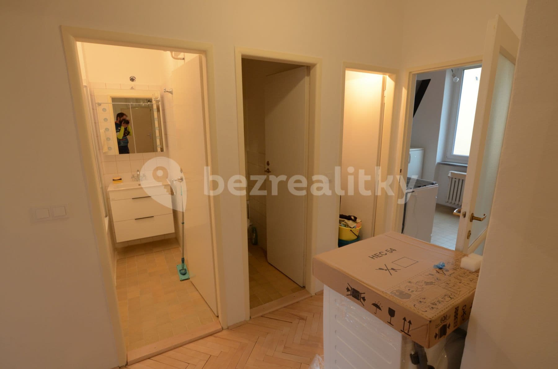 Prenájom bytu 3-izbový 77 m², Nedvězská, Praha, Praha Prenájom bytu 3-izbový 77 m², Nedvězská, Praha, Praha