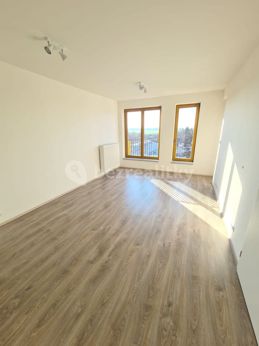 Prenájom bytu 2-izbový 46 m², Tovární, Čelákovice, Středočeský kraj Prenájom bytu 2-izbový 46 m², Tovární, Čelákovice, Středočeský kraj