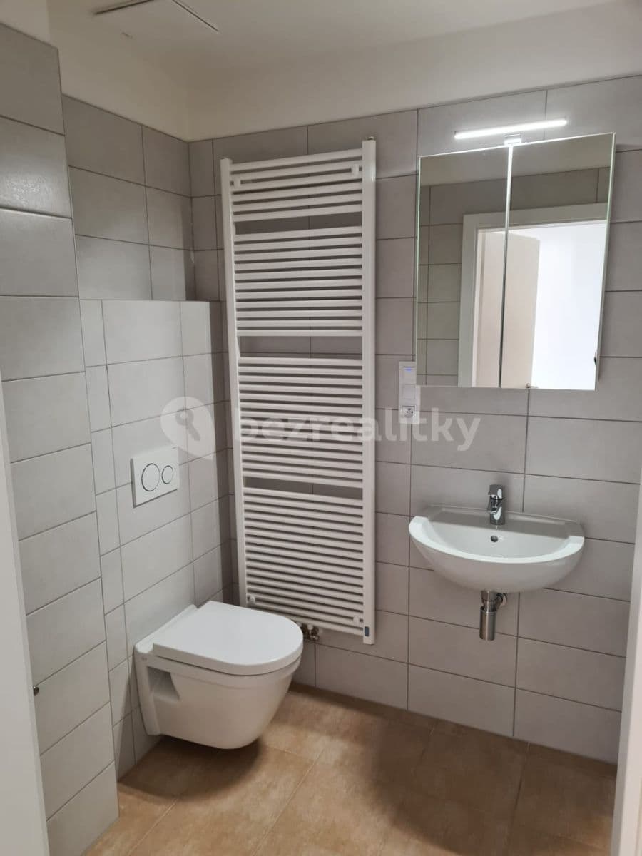 Prenájom bytu 2-izbový 46 m², Tovární, Čelákovice, Středočeský kraj Prenájom bytu 2-izbový 46 m², Tovární, Čelákovice, Středočeský kraj