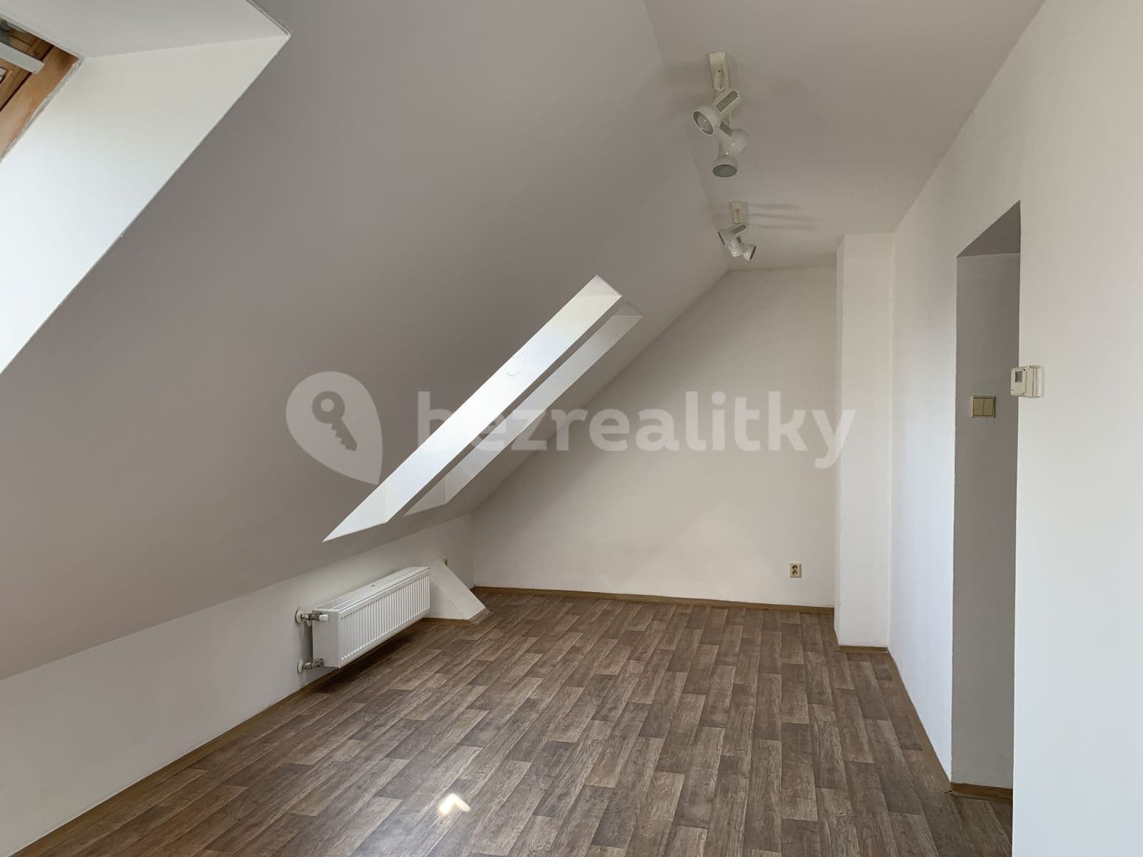 Prenájom bytu 2-izbový 62 m², Sdružení, Praha, Praha Prenájom bytu 2-izbový 62 m², Sdružení, Praha, Praha