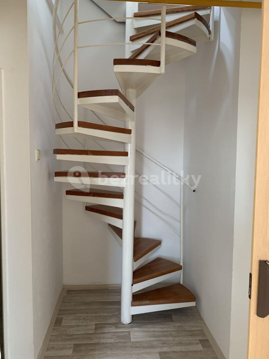 Prenájom bytu 2-izbový 62 m², Sdružení, Praha, Praha Prenájom bytu 2-izbový 62 m², Sdružení, Praha, Praha