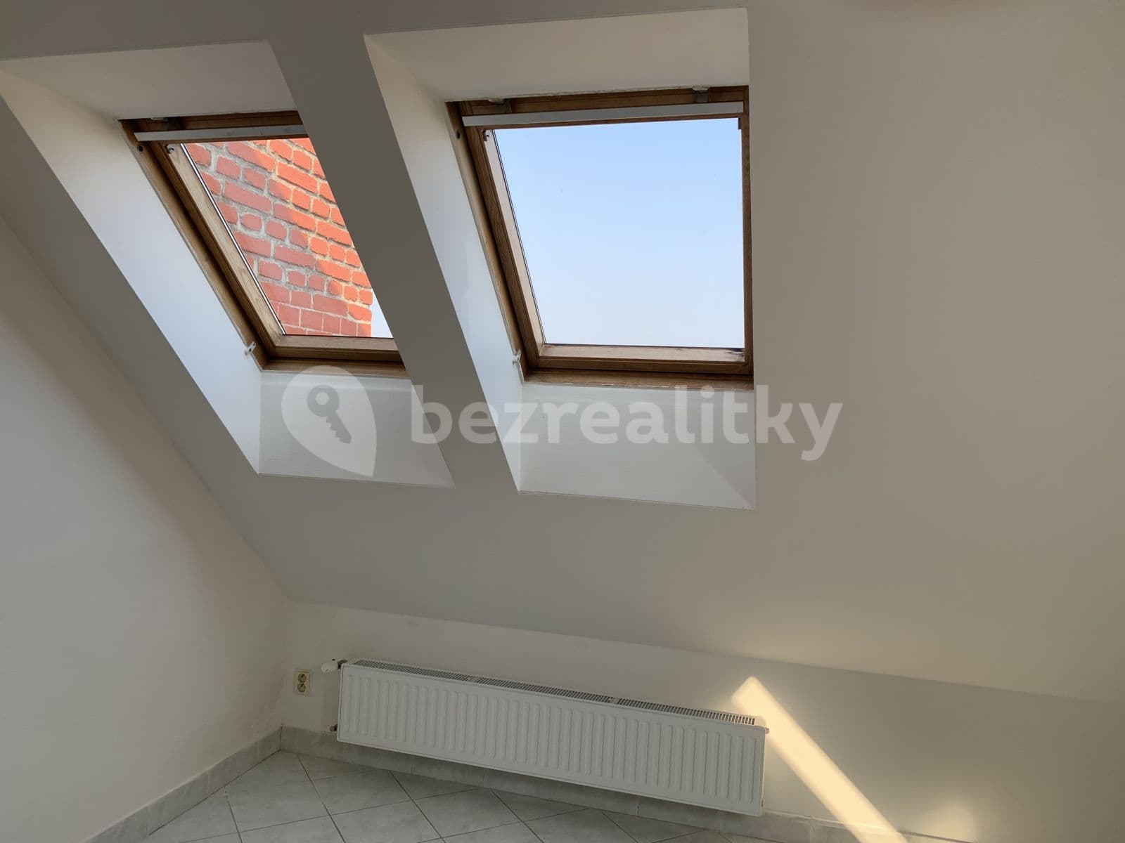 Prenájom bytu 2-izbový 62 m², Sdružení, Praha, Praha Prenájom bytu 2-izbový 62 m², Sdružení, Praha, Praha